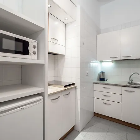 Navigli アパートホテル 4*