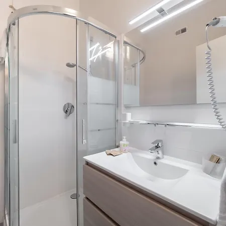 アパートホテル Navigli 4*