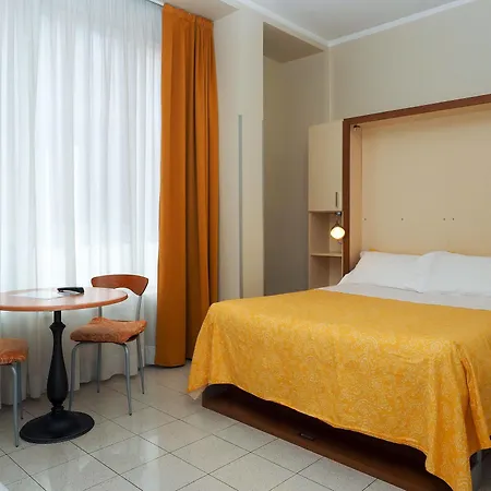 Ξενοδοχείο με διαμερίσματα Navigli 4*